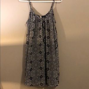 Black/white flowy dress